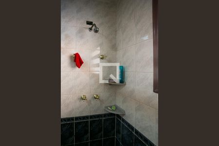 Casa de condomínio à venda com 509m², 5 quartos e 4 vagas Casa de condomínio à venda com 509m², 5 quartos e 4 vagasBanheiro da Suíte 2