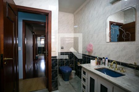 Casa de condomínio à venda com 509m², 5 quartos e 4 vagas Casa de condomínio à venda com 509m², 5 quartos e 4 vagasBanheiro da Suíte 2