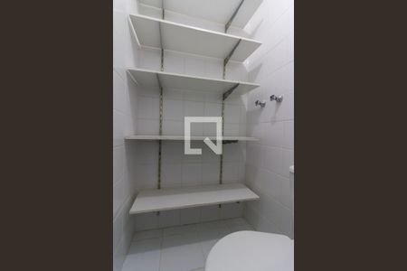 Apartamento à venda com 103m², 2 quartos e 2 vagasBanheiro de Serviço