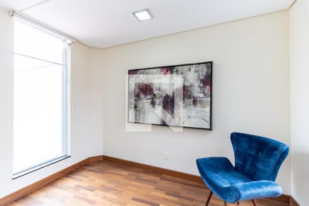 Casa à venda com 302m², 4 quartos e 4 vagas Casa à venda com 302m², 4 quartos e 4 vagasHall dos Quartos