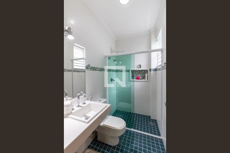 Casa à venda com 302m², 4 quartos e 4 vagas Casa à venda com 302m², 4 quartos e 4 vagasBanheiro da Suíte 2