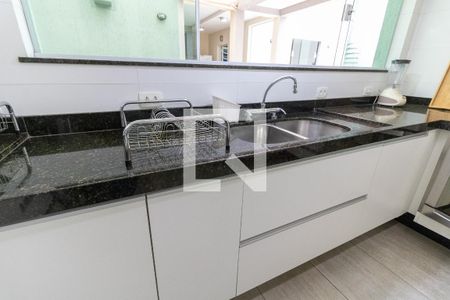 Casa à venda com 302m², 4 quartos e 4 vagas Casa à venda com 302m², 4 quartos e 4 vagasCozinha