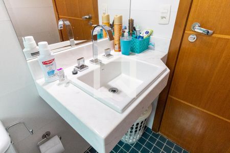 Casa à venda com 302m², 4 quartos e 4 vagas Casa à venda com 302m², 4 quartos e 4 vagasBanheiro da Suíte 3