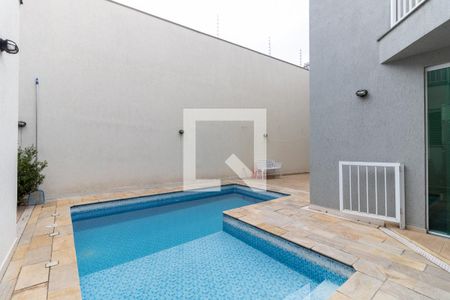 Casa à venda com 302m², 4 quartos e 4 vagas Casa à venda com 302m², 4 quartos e 4 vagasPiscina