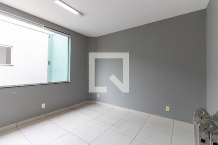 Casa à venda com 302m², 4 quartos e 4 vagas Casa à venda com 302m², 4 quartos e 4 vagasEdícula