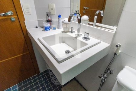 Casa à venda com 302m², 4 quartos e 4 vagas Casa à venda com 302m², 4 quartos e 4 vagasBanheiro da Suíte 2