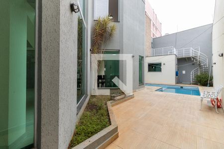 Casa à venda com 302m², 4 quartos e 4 vagas Casa à venda com 302m², 4 quartos e 4 vagasQuintal
