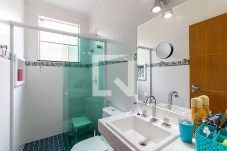 Casa à venda com 302m², 4 quartos e 4 vagas Casa à venda com 302m², 4 quartos e 4 vagasBanheiro da Suíte 3