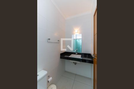 Casa à venda com 302m², 4 quartos e 4 vagas Casa à venda com 302m², 4 quartos e 4 vagasBanheiro da Edícula