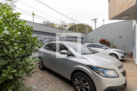 Casa à venda com 302m², 4 quartos e 4 vagas Casa à venda com 302m², 4 quartos e 4 vagasGaragem