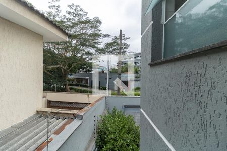 Casa à venda com 302m², 4 quartos e 4 vagas Casa à venda com 302m², 4 quartos e 4 vagasVista do Hall dos Quartos