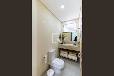 Casa à venda com 302m², 4 quartos e 4 vagas Casa à venda com 302m², 4 quartos e 4 vagasLavabo