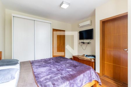 Casa à venda com 302m², 4 quartos e 4 vagas Casa à venda com 302m², 4 quartos e 4 vagasSuíte 3