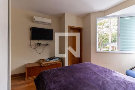 Casa à venda com 302m², 4 quartos e 4 vagas Casa à venda com 302m², 4 quartos e 4 vagasSuíte 3