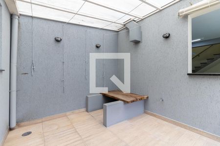 Casa à venda com 302m², 4 quartos e 4 vagas Casa à venda com 302m², 4 quartos e 4 vagasQuintal