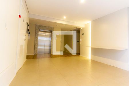 Apartamento à venda com 28m², 1 quarto e sem vaga Apartamento à venda com 28m², 1 quarto e sem vagaHall de Entrada