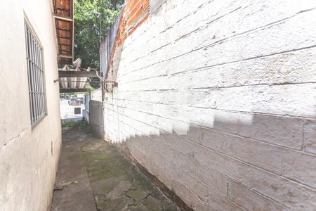 Casa à venda com 150m², 2 quartos e 3 vagas Casa à venda com 150m², 2 quartos e 3 vagasCorredor lateral