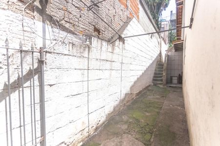 Casa à venda com 150m², 2 quartos e 3 vagas Casa à venda com 150m², 2 quartos e 3 vagasCorredor lateral