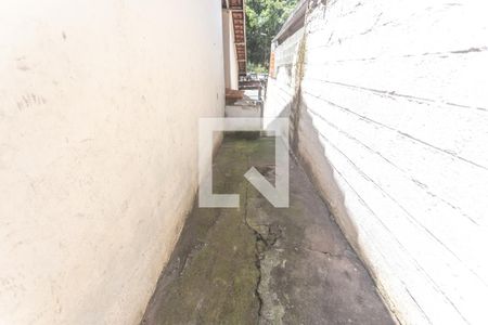 Casa à venda com 150m², 2 quartos e 3 vagas Casa à venda com 150m², 2 quartos e 3 vagasCorredor lateral