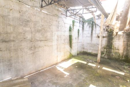 Casa à venda com 150m², 2 quartos e 3 vagas Casa à venda com 150m², 2 quartos e 3 vagasQuintal