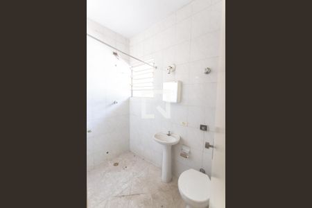 Casa à venda com 150m², 2 quartos e 3 vagas Casa à venda com 150m², 2 quartos e 3 vagasBanheiro social