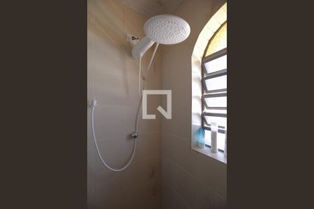 Casa à venda com 130m², 3 quartos e 2 vagas Casa à venda com 130m², 3 quartos e 2 vagasBanheiro