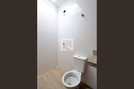 Casa à venda com 129m², 2 quartos e 2 vagasBanheiro da Suíte 2