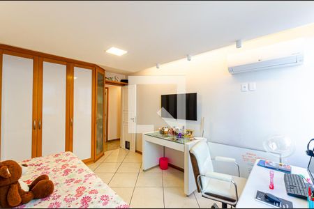 Apartamento à venda com 243m², 4 quartos e 1 vagaQuarto 2