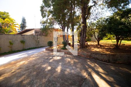 Casa à venda com 230m², 4 quartos e 4 vagas Casa à venda com 230m², 4 quartos e 4 vagasQuintal