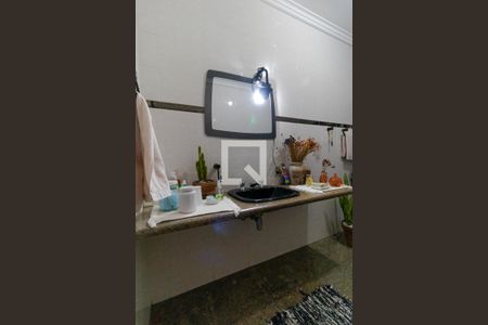 Casa à venda com 230m², 4 quartos e 4 vagas Casa à venda com 230m², 4 quartos e 4 vagasBanheiro