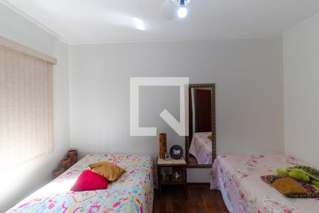 Casa à venda com 230m², 4 quartos e 4 vagas Casa à venda com 230m², 4 quartos e 4 vagasQuarto 01