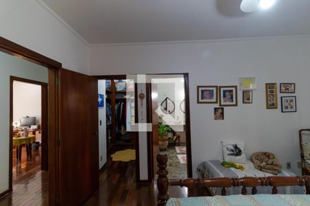 Casa à venda com 230m², 4 quartos e 4 vagas Casa à venda com 230m², 4 quartos e 4 vagasSuíte 02