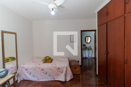 Casa à venda com 230m², 4 quartos e 4 vagas Casa à venda com 230m², 4 quartos e 4 vagasQuarto 01