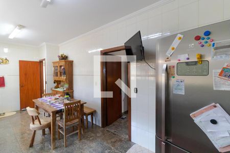 Casa à venda com 230m², 4 quartos e 4 vagas Casa à venda com 230m², 4 quartos e 4 vagasCozinha