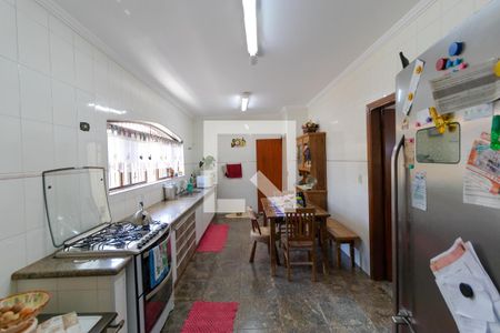 Casa à venda com 230m², 4 quartos e 4 vagas Casa à venda com 230m², 4 quartos e 4 vagasCozinha