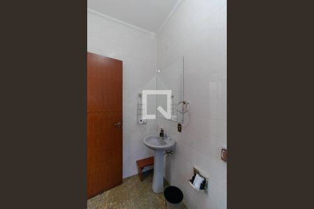 Casa à venda com 230m², 4 quartos e 4 vagas Casa à venda com 230m², 4 quartos e 4 vagasBanheiro de Serviço