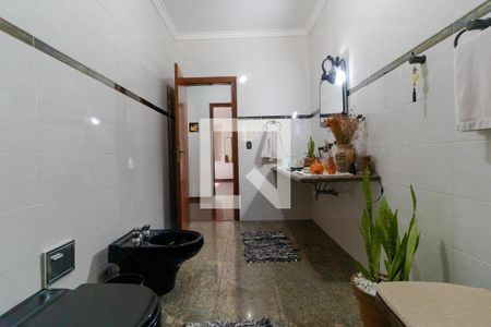 Casa à venda com 230m², 4 quartos e 4 vagas Casa à venda com 230m², 4 quartos e 4 vagasBanheiro