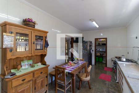 Casa à venda com 230m², 4 quartos e 4 vagas Casa à venda com 230m², 4 quartos e 4 vagasCozinha