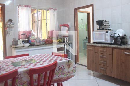 Casa à venda com 248m², 3 quartos e 6 vagasCozinha