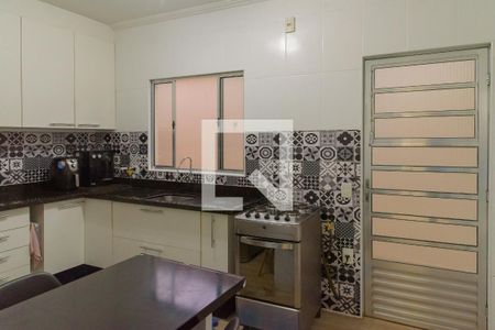 Casa à venda com 290m², 3 quartos e 4 vagas Casa à venda com 290m², 3 quartos e 4 vagasCozinha