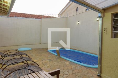 Casa à venda com 290m², 3 quartos e 4 vagas Casa à venda com 290m², 3 quartos e 4 vagasPiscina