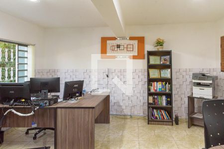 Casa à venda com 290m², 3 quartos e 4 vagas Casa à venda com 290m², 3 quartos e 4 vagasEscritório