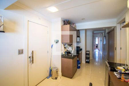Apartamento à venda com 224m², 3 quartos e 2 vagas Apartamento à venda com 224m², 3 quartos e 2 vagasEscritório