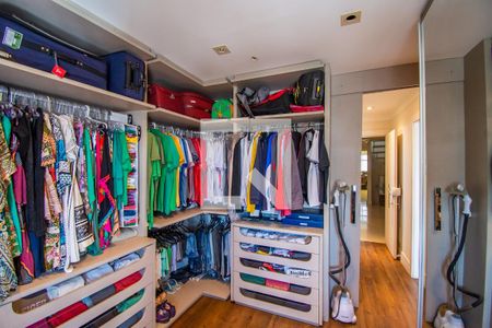 Apartamento à venda com 224m², 3 quartos e 2 vagas Apartamento à venda com 224m², 3 quartos e 2 vagasCloset da suíte 1