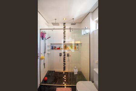 Apartamento à venda com 224m², 3 quartos e 2 vagas Apartamento à venda com 224m², 3 quartos e 2 vagasBanheiro da Suíte 1