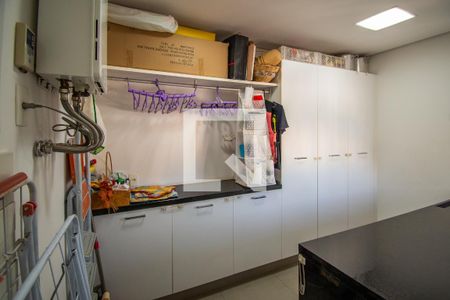 Apartamento à venda com 224m², 3 quartos e 2 vagas Apartamento à venda com 224m², 3 quartos e 2 vagasÁrea de Serviço