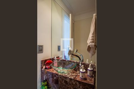 Apartamento à venda com 224m², 3 quartos e 2 vagas Apartamento à venda com 224m², 3 quartos e 2 vagasLavabo