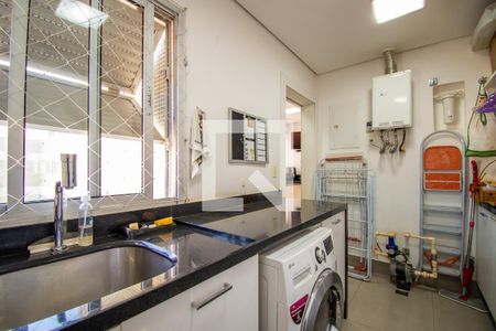Apartamento à venda com 224m², 3 quartos e 2 vagas Apartamento à venda com 224m², 3 quartos e 2 vagasÁrea de Serviço