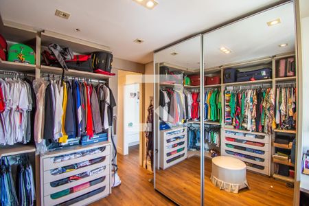 Apartamento à venda com 224m², 3 quartos e 2 vagas Apartamento à venda com 224m², 3 quartos e 2 vagasCloset da suíte 1