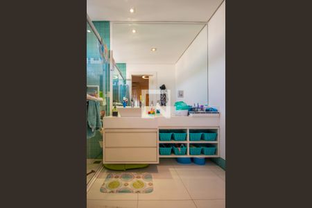 Apartamento à venda com 224m², 3 quartos e 2 vagas Apartamento à venda com 224m², 3 quartos e 2 vagasBanheiro da Suíte 2